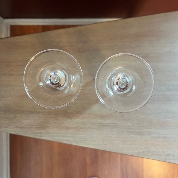 Set of 2 Etched Leaves and Vines Champagne Flutes; Beautiful. - Picture 3 of 7